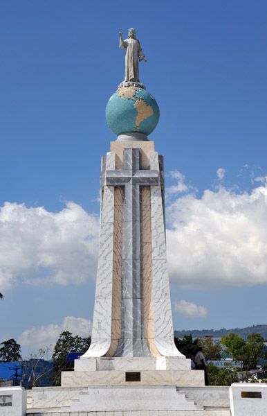 National monument of El Salvador - Monument to the Divine Savior of the World