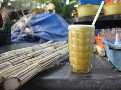 National drink of Pakistan - Sugarcane juice