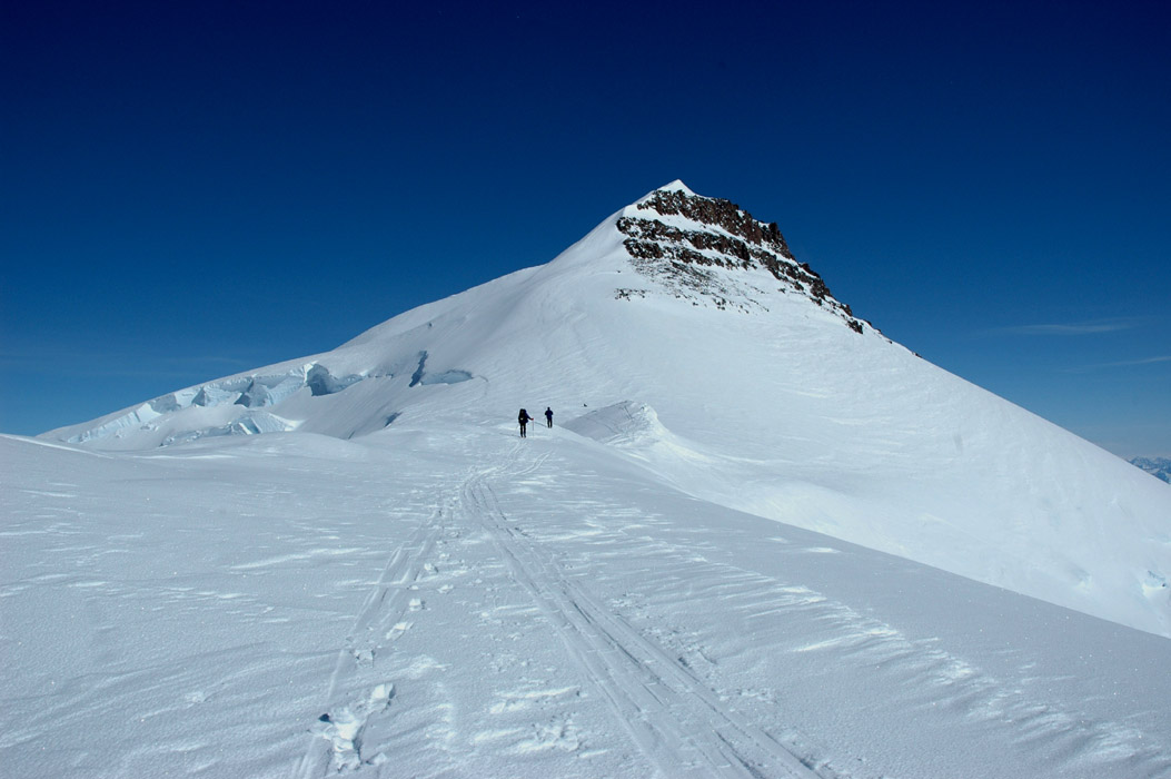 Highest Peak of Greenland - Gunnbjørn Fjeld